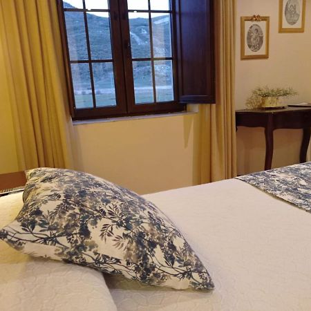 El Cuartel De Lugueros Hotel Eksteriør billede