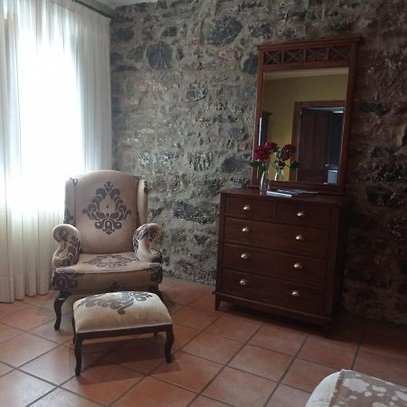 El Cuartel De Lugueros Hotel Eksteriør billede