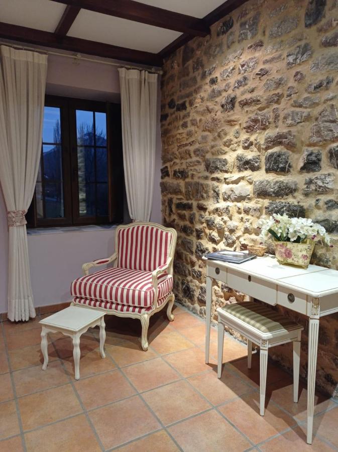 El Cuartel De Lugueros Hotel Eksteriør billede