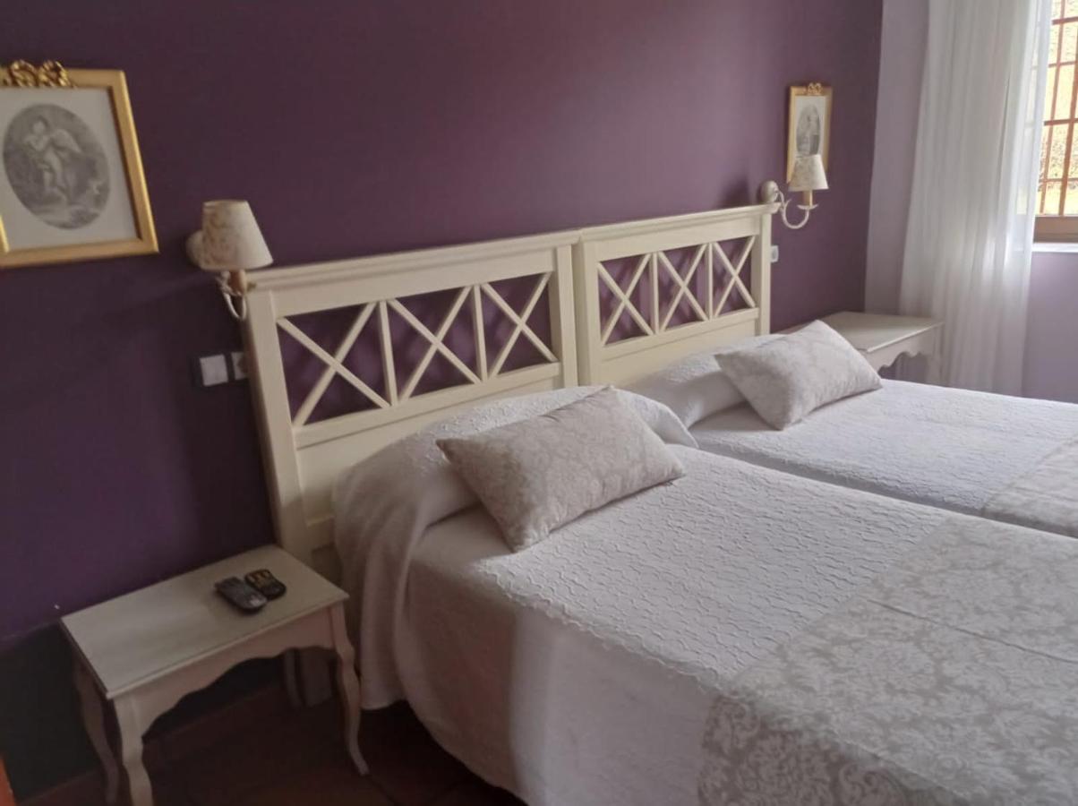 El Cuartel De Lugueros Hotel Eksteriør billede