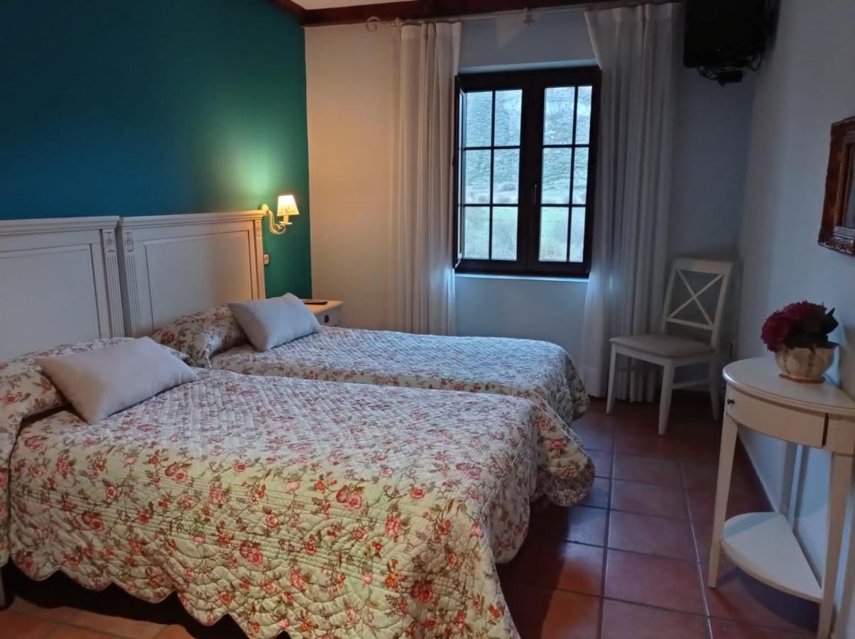 El Cuartel De Lugueros Hotel Eksteriør billede