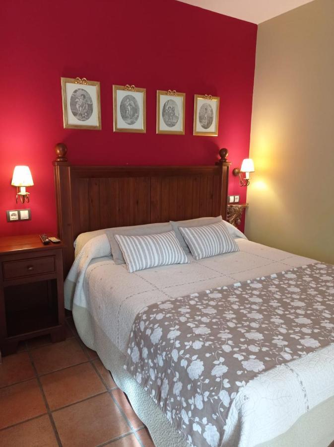 El Cuartel De Lugueros Hotel Eksteriør billede